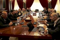 بارزاني وطالباني: تسريع الاستفتاء ورفض إنزال علم الاقليم