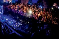 إغلاق ملهى تونسي بعد مزجه الموسيقى بالأذان!