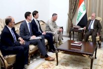 صهر ترامب وقادته يبحثون مع العبادي تسليح القوات العراقية