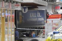 الشرطة السويدية ترجّح أن يكون الموقوف سائق الشاحنة