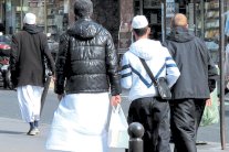 زيّ السلفيين ممنوع في المدارس الجزائرية!