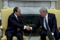 ترامب يحادث السيسي في البيت الأبيض