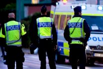 شاحنة صغيرة تصدم حشدًا في ستوكهولم