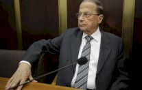 الرئيس اللبناني يعلق اجتماعات البرلمان لمدة شهر