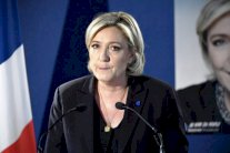 الحكومة الفرنسية تتهم مارين لوبان باستغلال اعتداء باريس