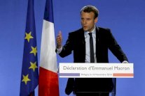 ايمانويل ماكرون إلى الدورة الثانية بحظوظ وافرة