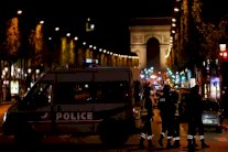 مترددون كثر قبل ساعات من انتخابات فرنسا الرئاسية