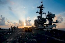 حاملة الطائرات الأميركية بعيدة عن كوريا الشمالية