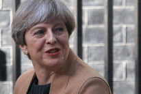 ملكة بريطانيا تحلّ البرلمان 3 مايو