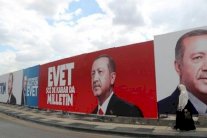 الاتحاد الأوروبي يدعو تركيا الى 