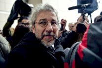 صحافي تركي في المنفى: البلد كلها بحالة ايقاف