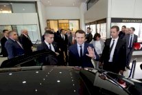 الجزائريون يبدون اهتمامًا كبيرًا بالانتخابات الفرنسية