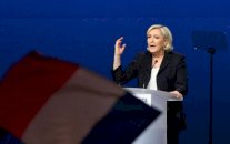 مارين لوبان سرقت مقاطع من خطاب لفيون