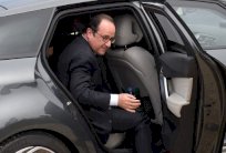 هولاند في برلين الاثنين للقاء ميركل