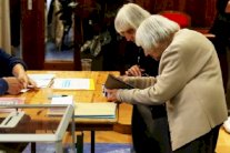 لوبن وماكرون