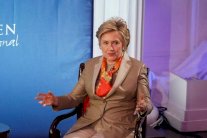 كلينتون: هؤلاء وراء هزيمتي أمام ترامب