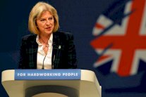 اتهام الاتحاد الاوروبي بالتآمر على تيريزا ماي