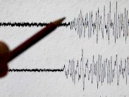 قتيلان و377 جريحًا في زلزال يضرب إيران