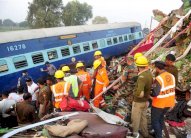 4 قتلى في خروج قطار ركاب عن سكته في اليونان