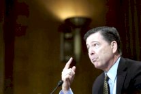 ترامب يقيل مدير 