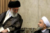 روحاني يرمي نفسه بمواجهة المرشد الأعلى