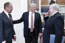 ترمب: حقي المطلق كرئيس تبادل المعلومات مع روسيا