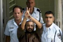 الفلسطينيون المضربون عن الطعام يدخلون مرحلة خطيرة