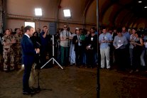 صحافيون ينتقدون ماكرون: يطوّق حرية عملنا