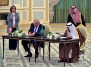 عقد ترمب الصفقات التاريخية في الرياض... فهل يفي بها؟