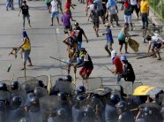 الحكومة الفيليبينية تعلق المفاوضات مع المتمردين