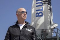 الرئيس التنفيذي لشركة آمازون يريد استيطان القمر