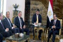 لافروف وشويغو يبحثان مكافحة الإرهاب في القاهرة