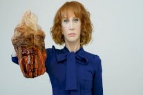 سي إن إن تطرد مذيعة