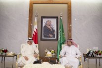 الملك سلمان يعقد مع نظيره البحريني جلسات مباحثات في جدة