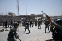 7 قتلى وعشرات الجرحى في تفجيرات خلال جنازة في كابول