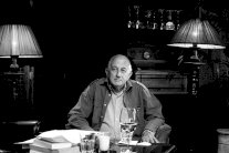 خوان غويتسولو يدفن الاثنين بالعرائش بجوار جان جينيه