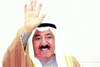 أمير الكويت يغادر إلى الإمارات للتوسط في الأزمة القطرية