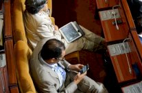 البرلمان المغربي يخرج عن صمته في قضية هواتف و