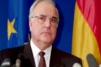 رحيل هيلموت كول مهندس توحيد المانيا