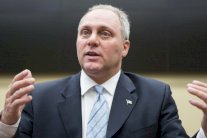 اصابة نائب جمهوري بارز في اطلاق نار قرب واشنطن