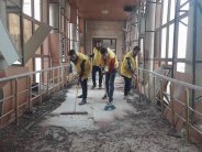 طلاب يستأنفون الدراسة في جامعة الموصل رغم الدمار