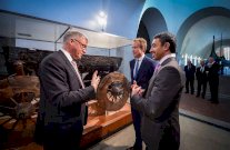 عبدالله بن زايد يزور متحف سفن الفايكنج في أوسلو