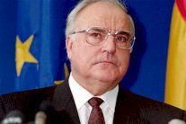 قادة العالم يتأسفون لرحيل هلموت كول