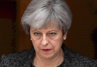 تيريزا ماي أمام أسبوع حاسم في صراع البقاء