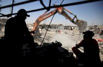 رحلة بحث عن مفقودين في الموصل بين المفخخات والقناصة