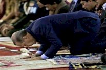 أردوغان يفقد الوعي خلال صلاة العيد