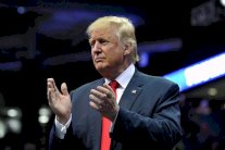 ترمب يجري محادثات مع نظيره الكوري الجنوبي