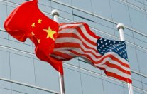 بارجة اميركية تعبر قرب جزيرة تحتلها بكين في بحر الصين