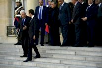 ماكرون يدعم حل الدولتين في النزاع الفلسطيني الاسرائيلي