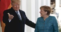ترمب يبحث مع ميركل مسألة قمة مجموعة العشرين والمناخ